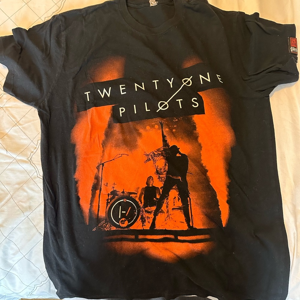 TWENTY ONE PILOTS tour shirt